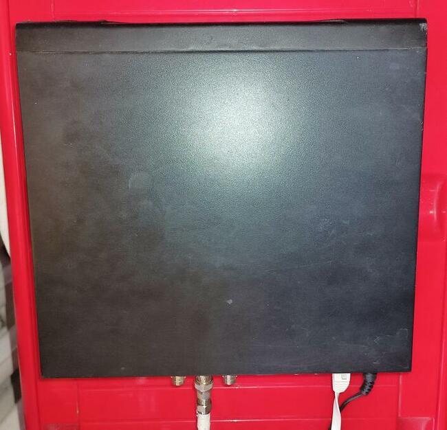 Sprzedam centralę z 4 kamerami do monitoringu w kolorze