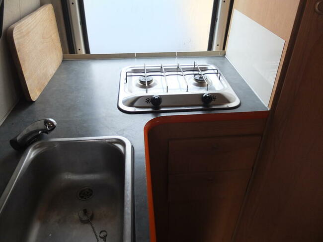 Wynajem: w pełni wyposażony Kompaktowy Kamper Fiat Adria