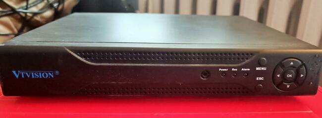 Sprzedam centralę z 4 kamerami do monitoringu w kolorze