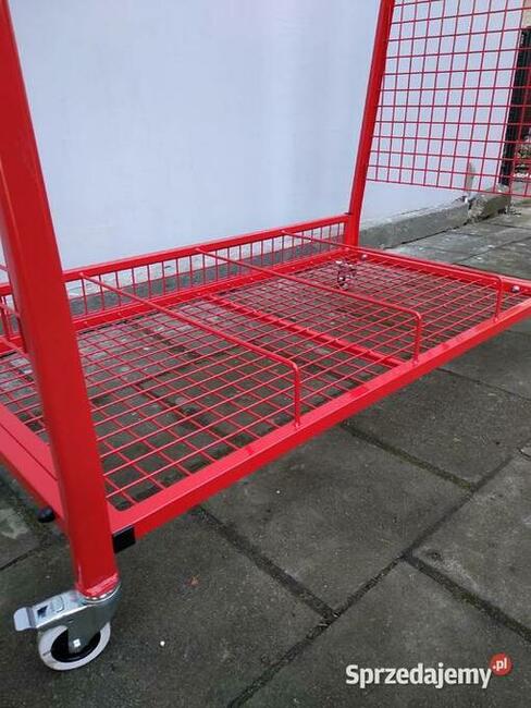 Wyposażenie do szatni, wieszaki metalowe