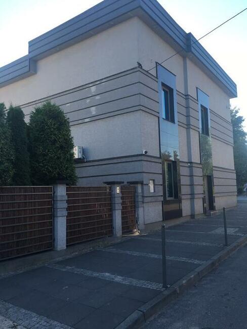 Kawalerka - osobny budynek w centrum Starachowic