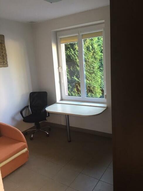 Kawalerka - osobny budynek w centrum Starachowic