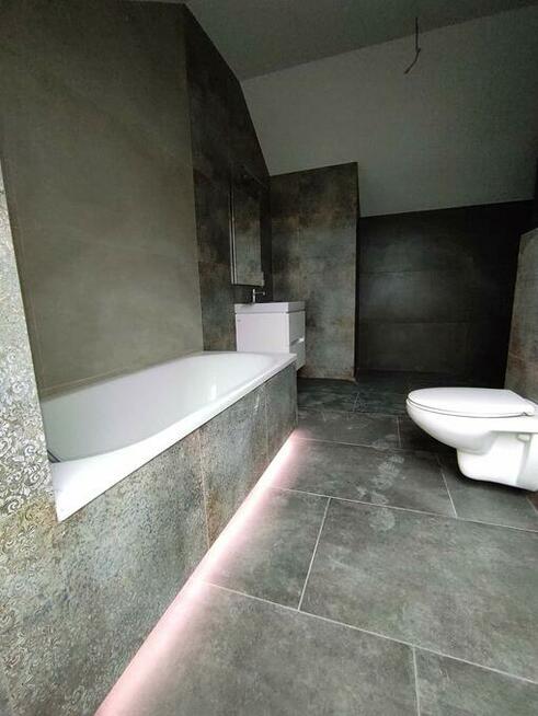 Fliziarz glazurnik oferuje swoje usługi wykończenia wnętrz