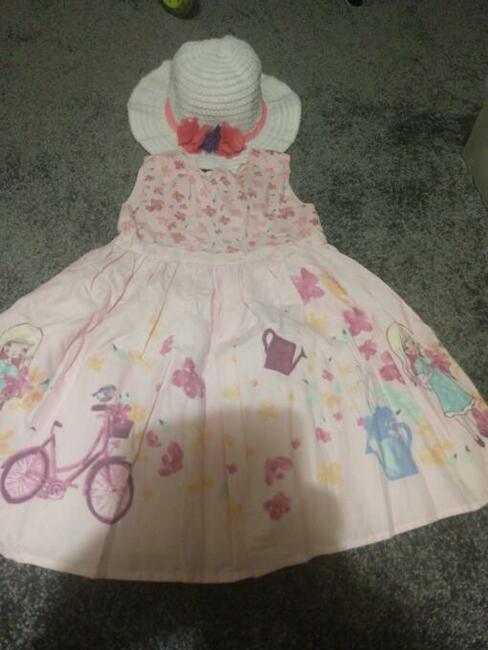 Sprzedam ubranka dziewczęce.