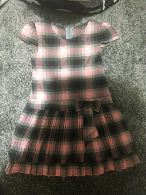 Sprzedam ubranka dziewczęce.