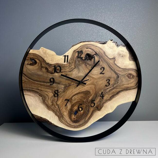 Duży drewniany zegar ścienny na zamówienie