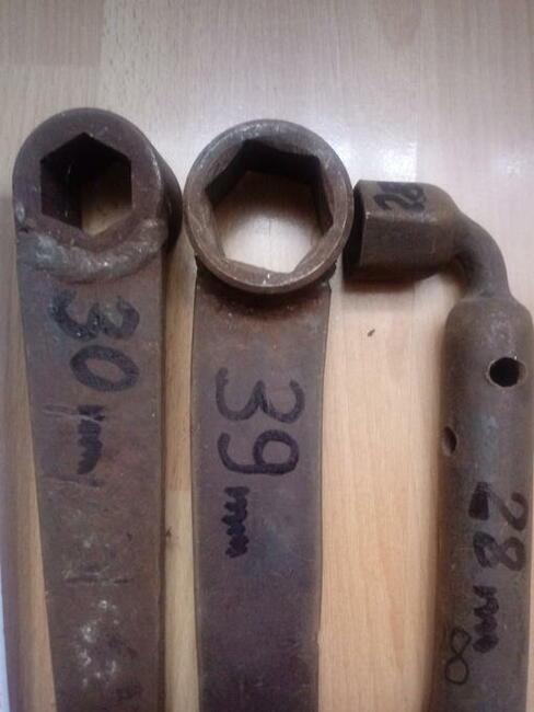 Klucze robione i klucze rurkowe z PRL