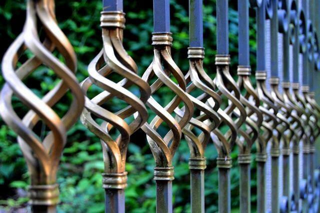 ELEMENTY DO OGRODZEŃ Białystok ZAWIASY RYGLE WÓZKI KLAMKI