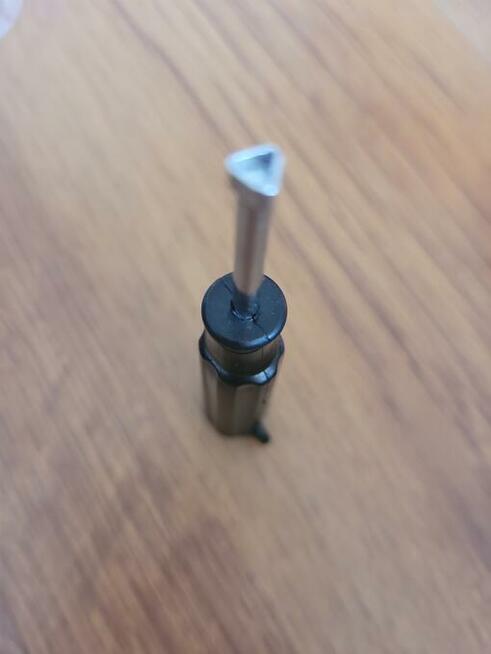 Magnes otwieracz do klipsów. Magnes otwieracz, antykradziezo