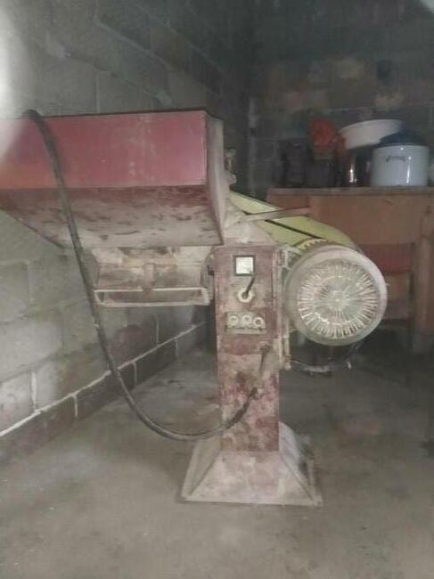 Śrutownik rozdrabniacz bijakowy