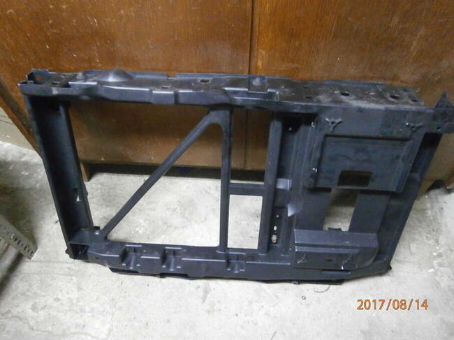 Pas przedni chłodnicy do citroen C3