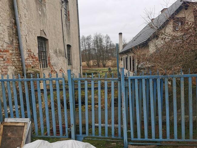 Atrakcyjny Dom na wyspie (możliwa elektrownia wodna)