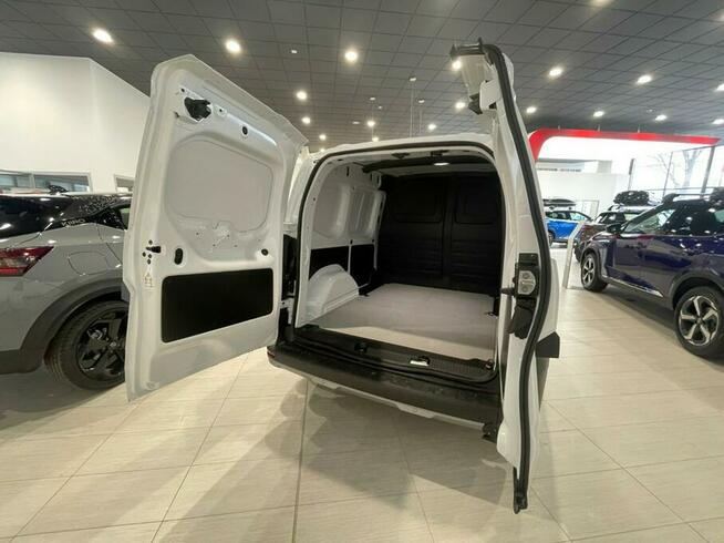 Nissan inny Business