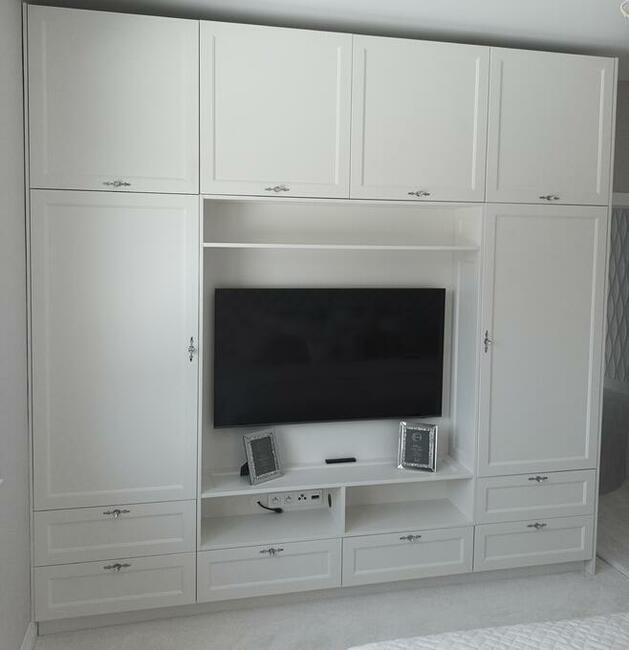 Meble na wymiar.Usługi stolarskie, tapicerstwo