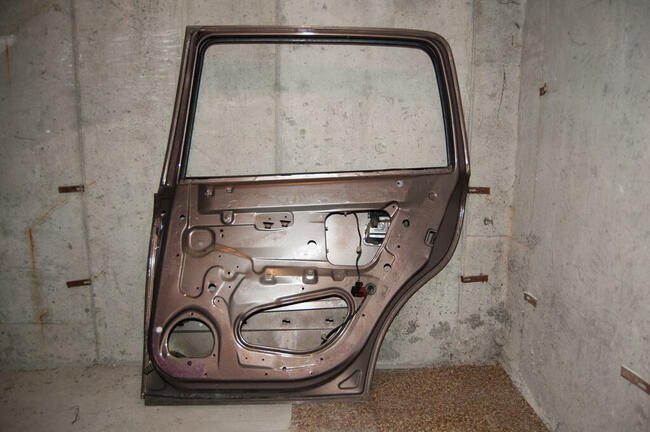 Astra G kombi 2001 F35 drzwi prawe tył BRAK INYCH CZĘŚCI Ant