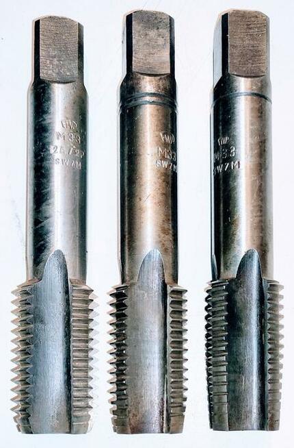 GWINTOWNIK M30x1 M 30x1 30 1 HSS FWP VIS FANAR KOMPLET 2 Szt