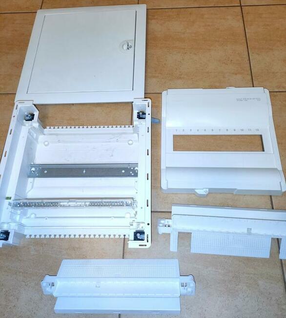 Rozdzielnica elektryczna do płyt gipsowych Volta VH12NE 1x12