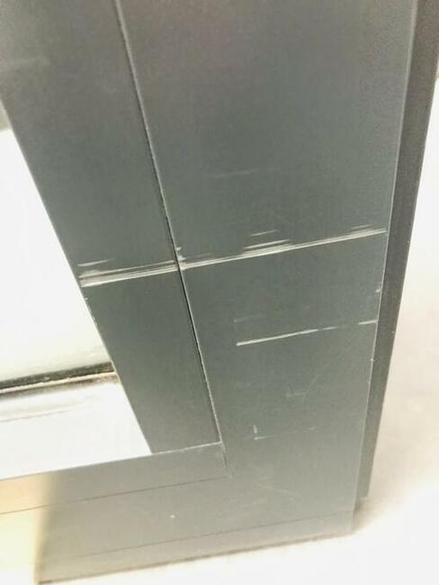 Retusz uszkodzeń, okna, drzwi, witryny sklepowe itp.