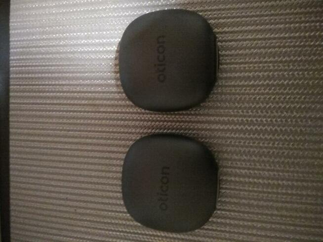 Sprzedam aparaty słuchowe lewy i prawy