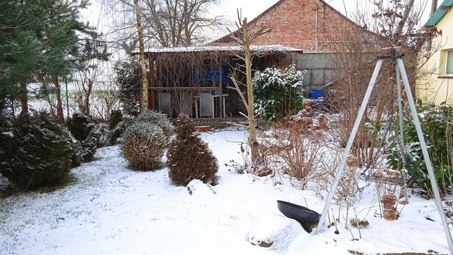 Sprzedam działkę zabudowaną.