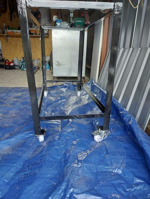 stojak mobilny na koła