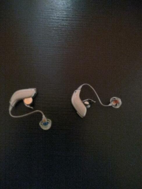 Sprzedam aparaty słuchowe lewy i prawy