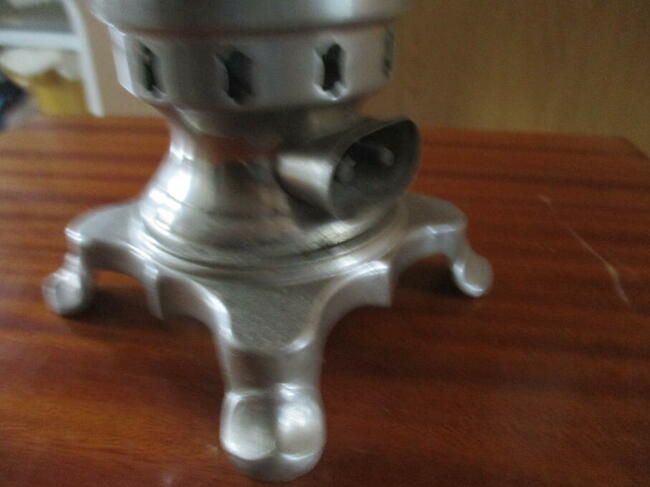 Samowar elektryczny.