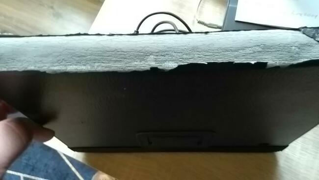 Tablet, ładowarka, etui