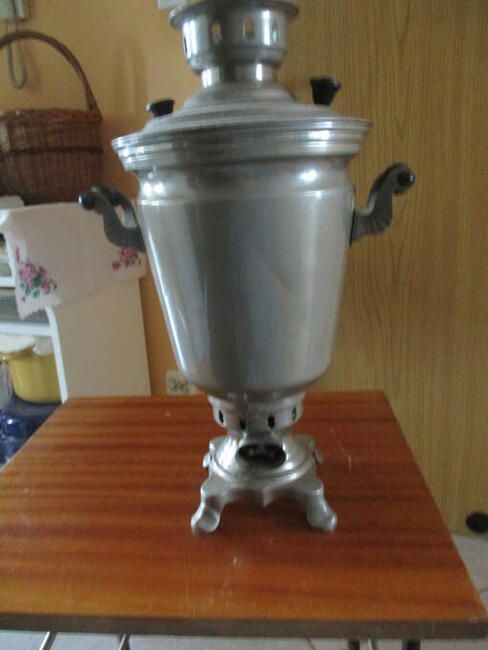 Samowar elektryczny.