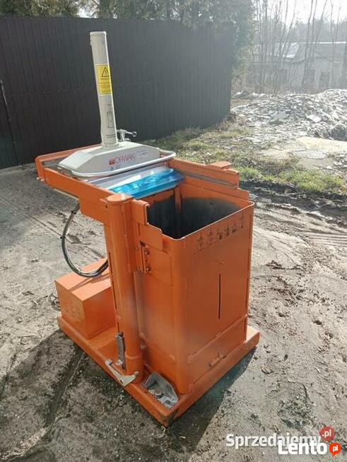 Belownica prasa zgniatarka do foli makulatury kartonu Orwak