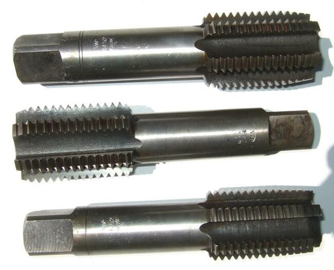 GWINTOWNIK M30x1,5 M 30x1,5 30 1,5 HSS FWP VIS FANAR KOMPLET