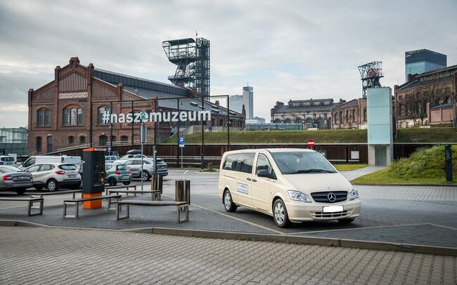 Wynajem busa z kierowcą, przewóz gości weselnyc, transfery