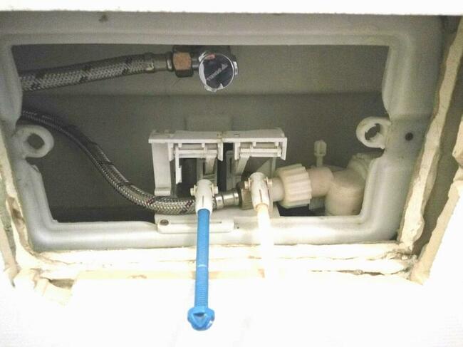 WC naprawy-spłuczki podtynkowe GEBERIT, CERSANIT, KOŁO