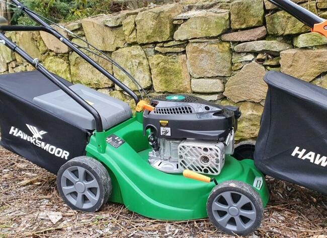 Nowa Kosiarka spalinowa z napędem lekka