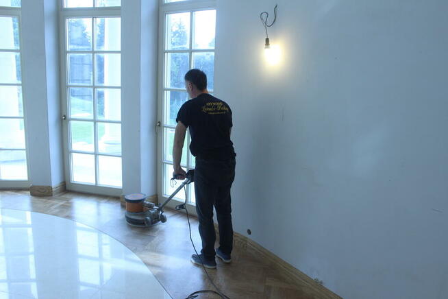 Cyklinowanie podłog renowacja schodow tarasów inne usługi