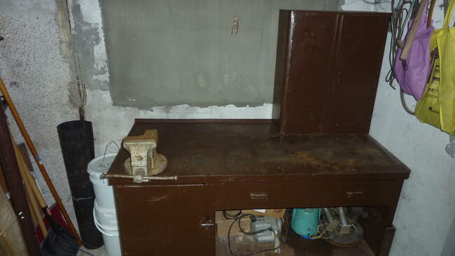 Stół warsztatowy ślusarski, falbanek bez imadła.Stan b.dobry