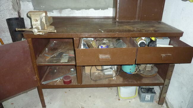 Stół warsztatowy ślusarski, falbanek bez imadła.Stan b.dobry