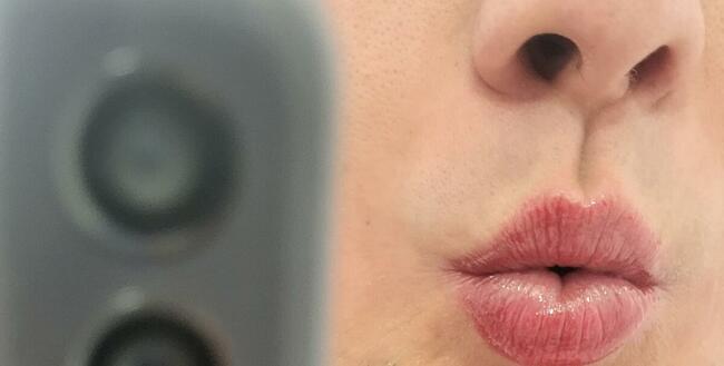 Poznam zadbanego pana.