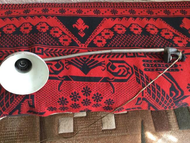 Lampa biurkowa z czasów PRL-u