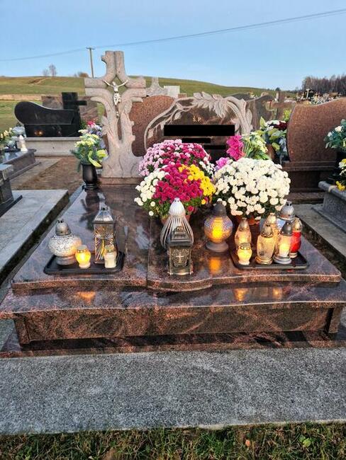 Sprzątanie i konserwacja grobu pomnika, odnowa liter