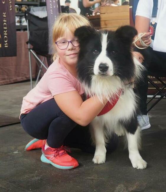 Dzieci I psy. Cudowna opieka nad dzieckiem wśród zwierząt