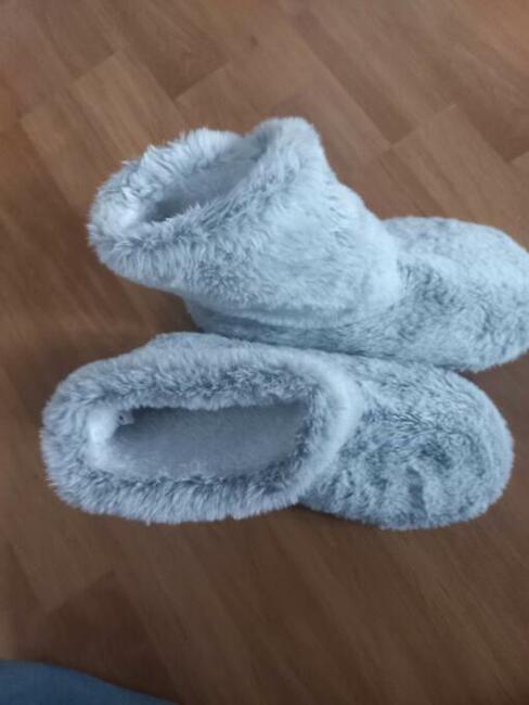 Damskie Całoroczne Bambosze Kapcie Rozmiar 39. Polecam