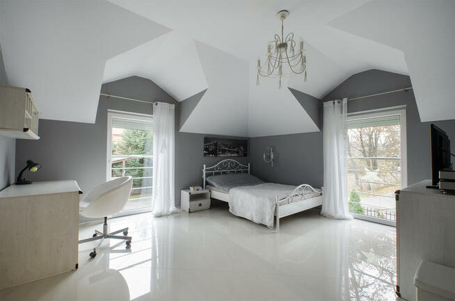 Dom z krytym basenem w Milanówku!!!