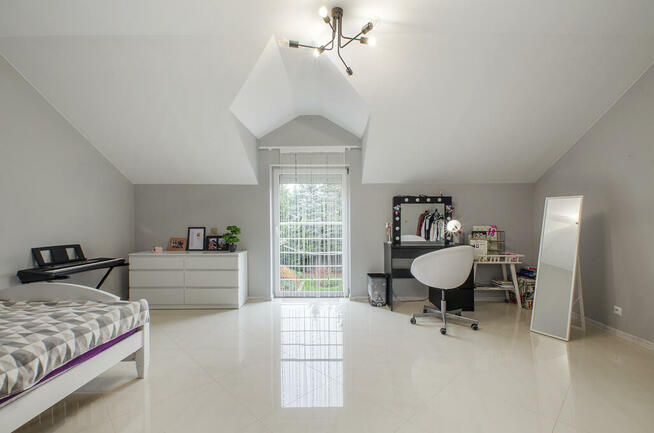 Dom z krytym basenem w Milanówku!!!