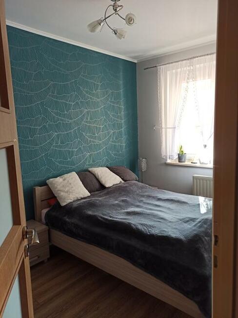 Wykończenia wnętrz, Malowanie, tapetowanie.