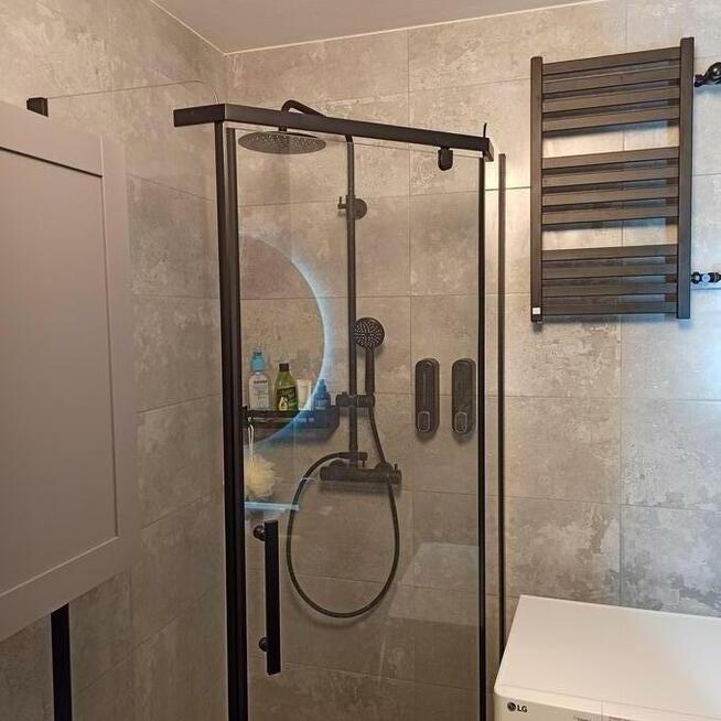 Wykończenia wnętrz, Malowanie, tapetowanie.