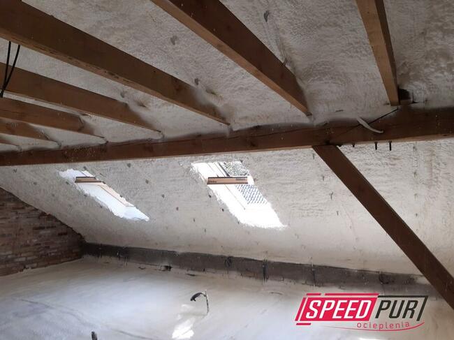 Piana PUR Ocieplanie Poddasze Wiązary Dach Strop Strych