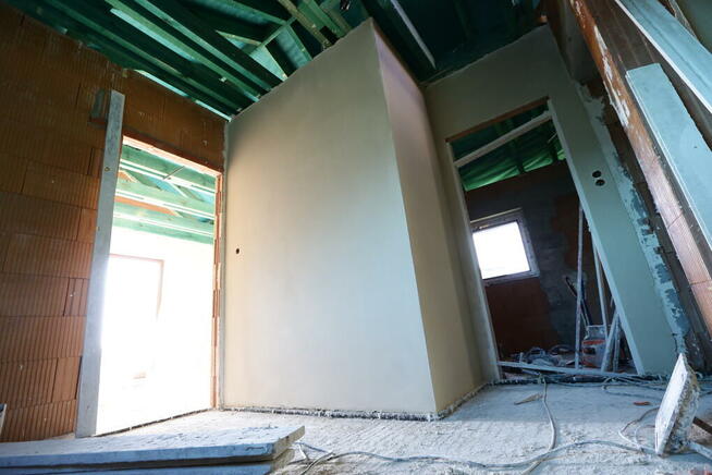 Tynki maszynowe gipsowe i cementowo wapienne