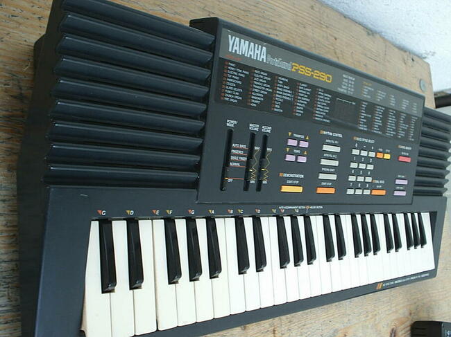 Keyboard dla dziecka Yamaha PSS-290; do poważniejszej nauki