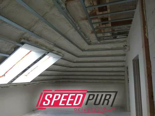 Piana PUR Ocieplanie Poddasze Wiązary Strop Gubin SpeedPur
